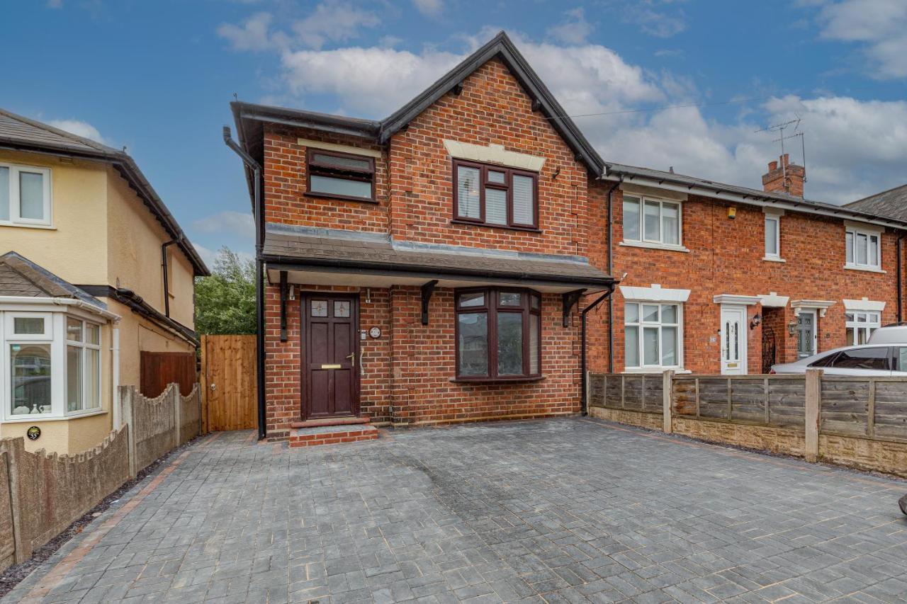 Walsall - 4 Bedroom House, Wi-Fi, Garden , Sleeps 8 - Jrr Stays Bescot Εξωτερικό φωτογραφία